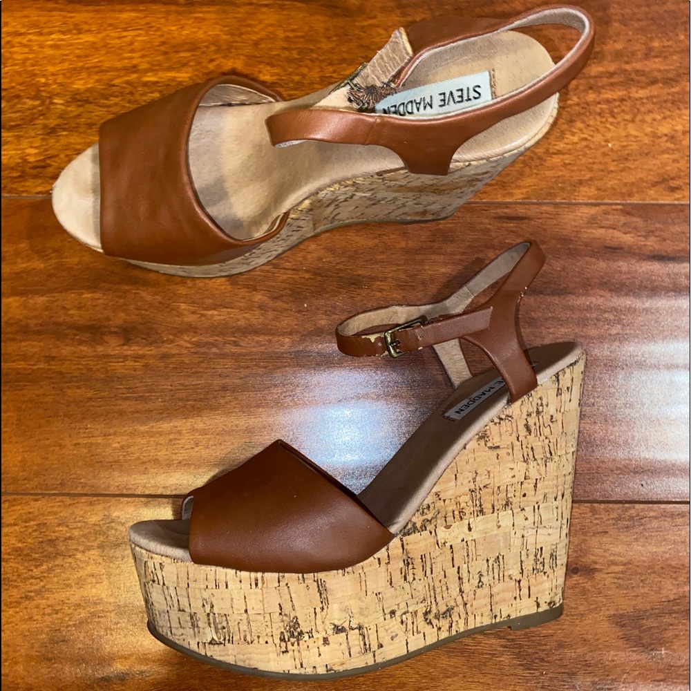 Steven Madden Korkey Wedges Size 8.5
Cognac